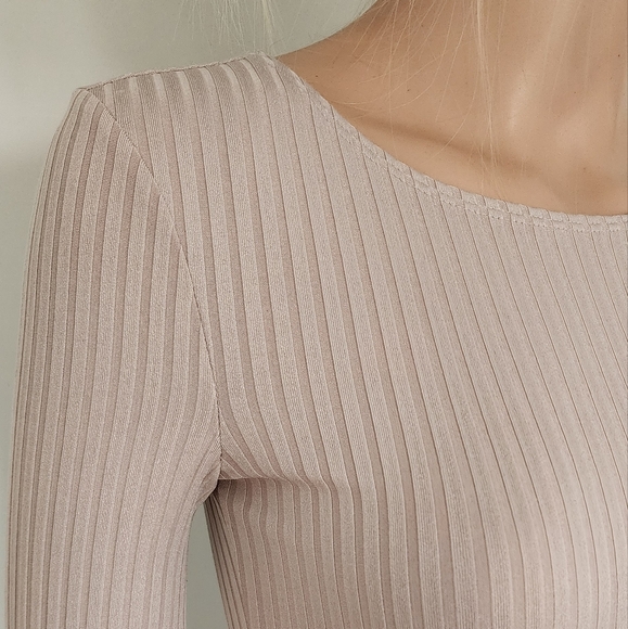 FOREVER 21 BEIGE RIBBED STRETCHY CREW NECK BODYSUIT NWOT SMALL - Picture 5 of 8